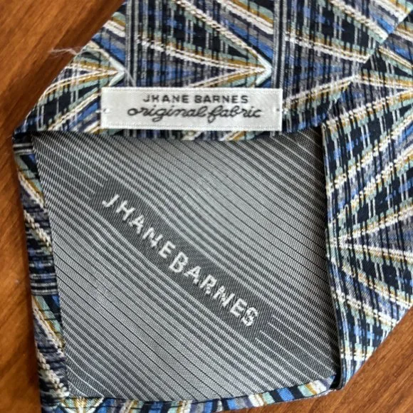 Jhane Barnes Vintage Silk Geometrical pattern tie - Picture 3 of 8